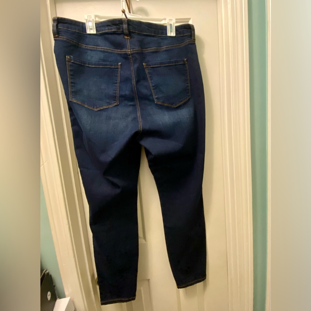NWOT Celebrity Pink "The Deb" Skinny Jeans - Picture 2 of 7